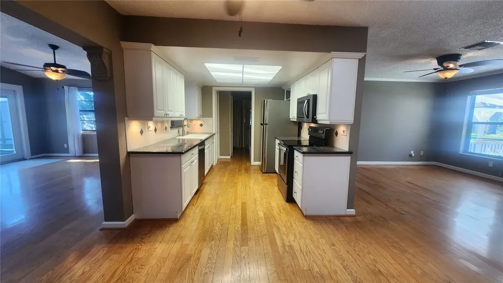 155 69th Avenue N St Petersburg FL 33702
