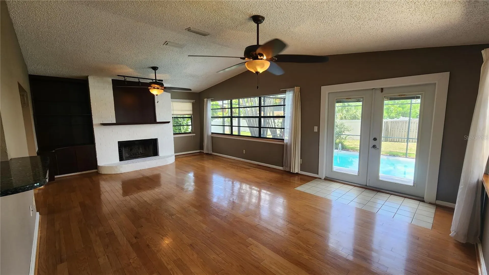 155 69th Avenue N St Petersburg FL 33702