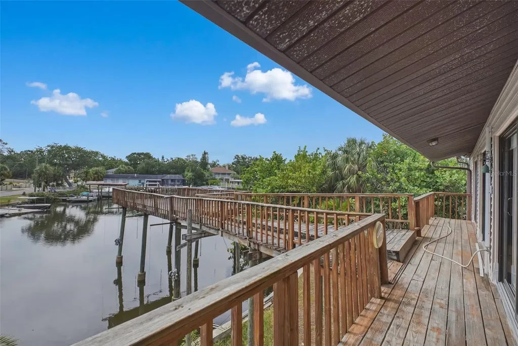 5 Venetian Court Tarpon Springs FL 34689