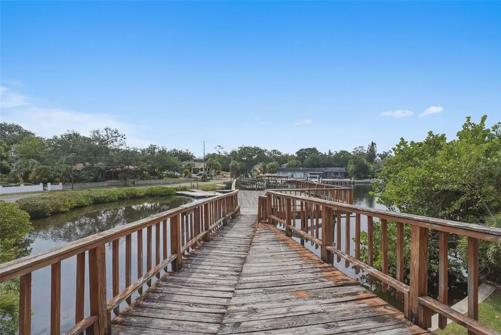 5 Venetian Court Tarpon Springs FL 34689