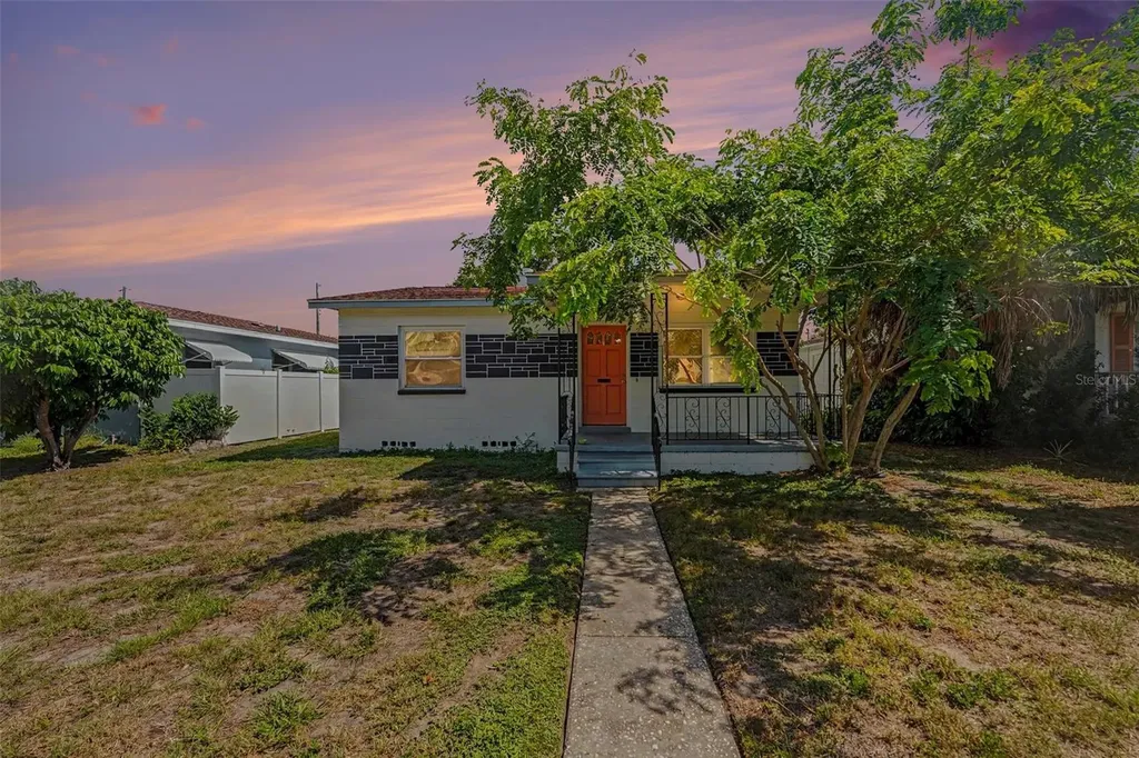 2343 36th Avenue N St Petersburg FL 33713