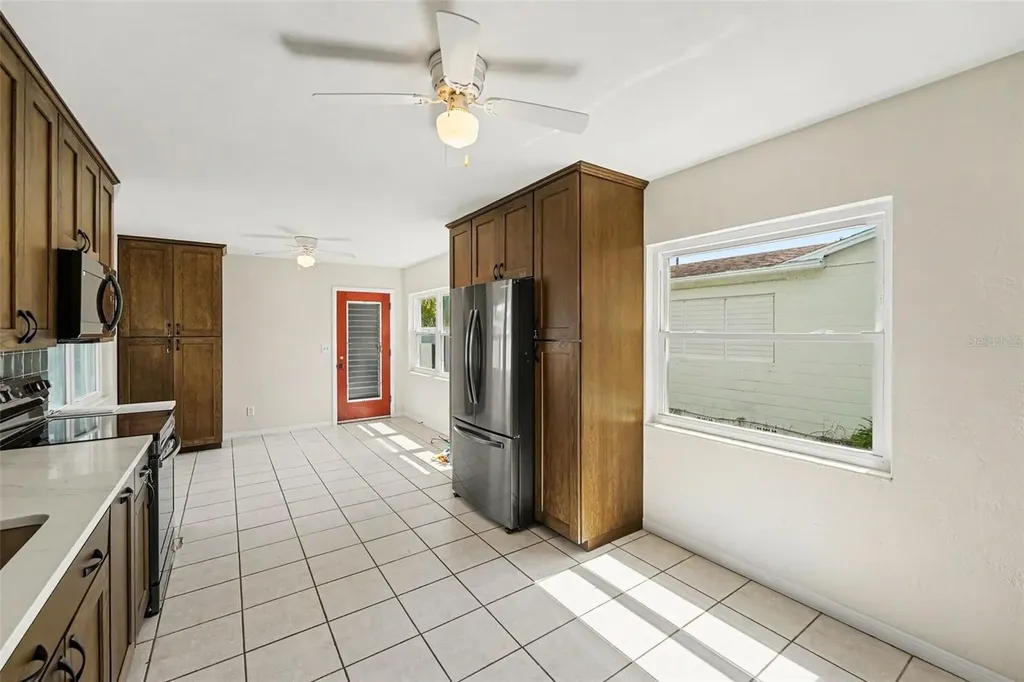 2343 36th Avenue N St Petersburg FL 33713