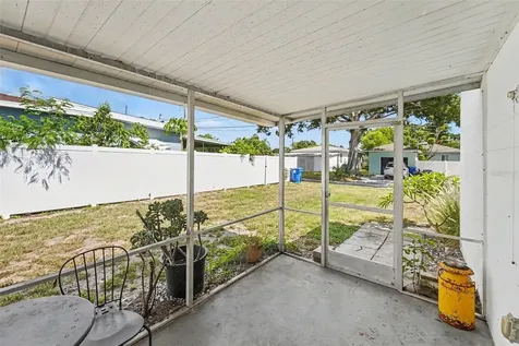 2343 36th Avenue N St Petersburg FL 33713