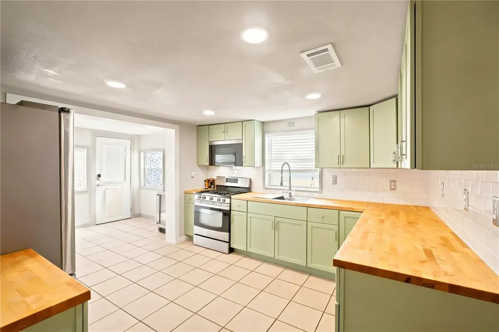 2017 W Belmont Street Pensacola FL 32501