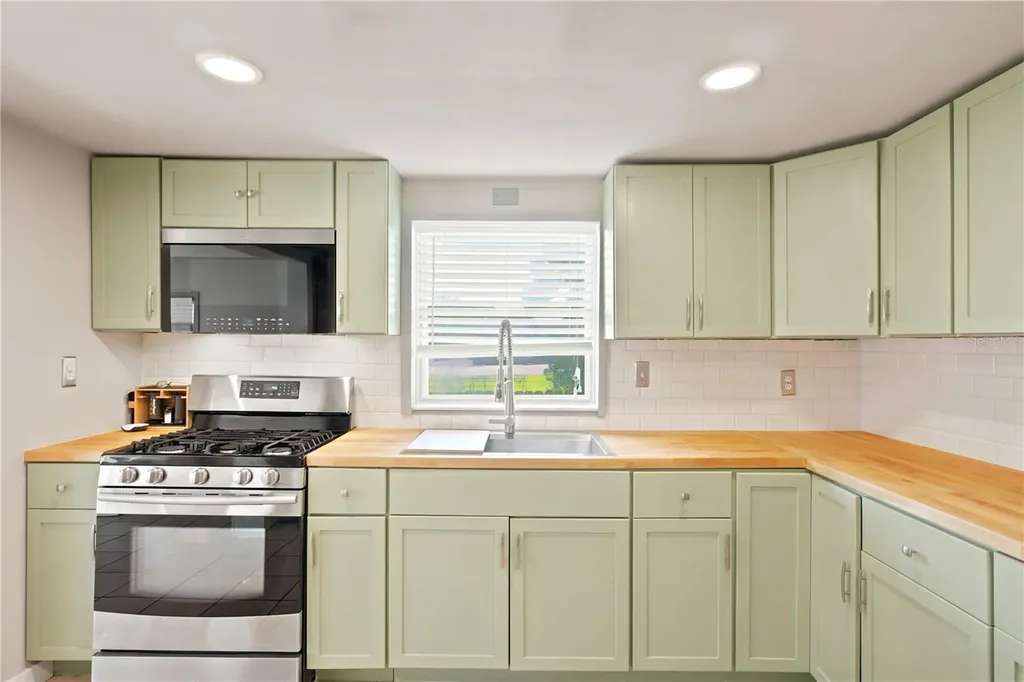 2017 W Belmont Street Pensacola FL 32501