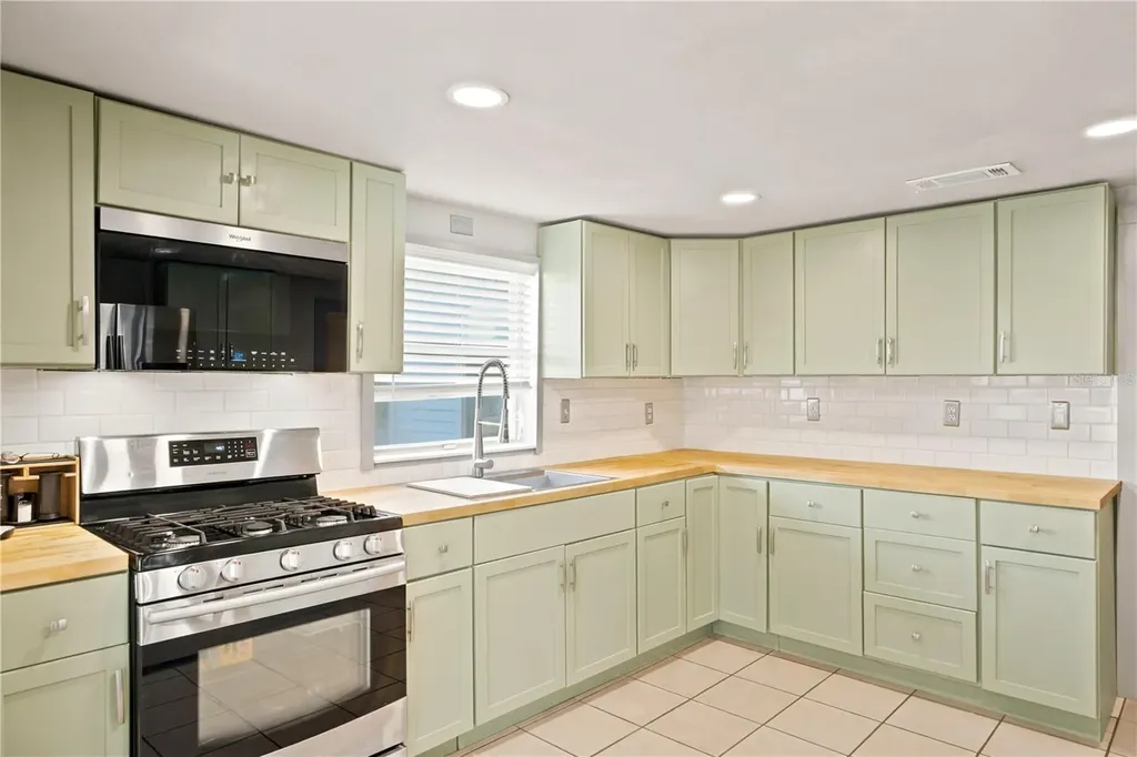 2017 W Belmont Street Pensacola FL 32501