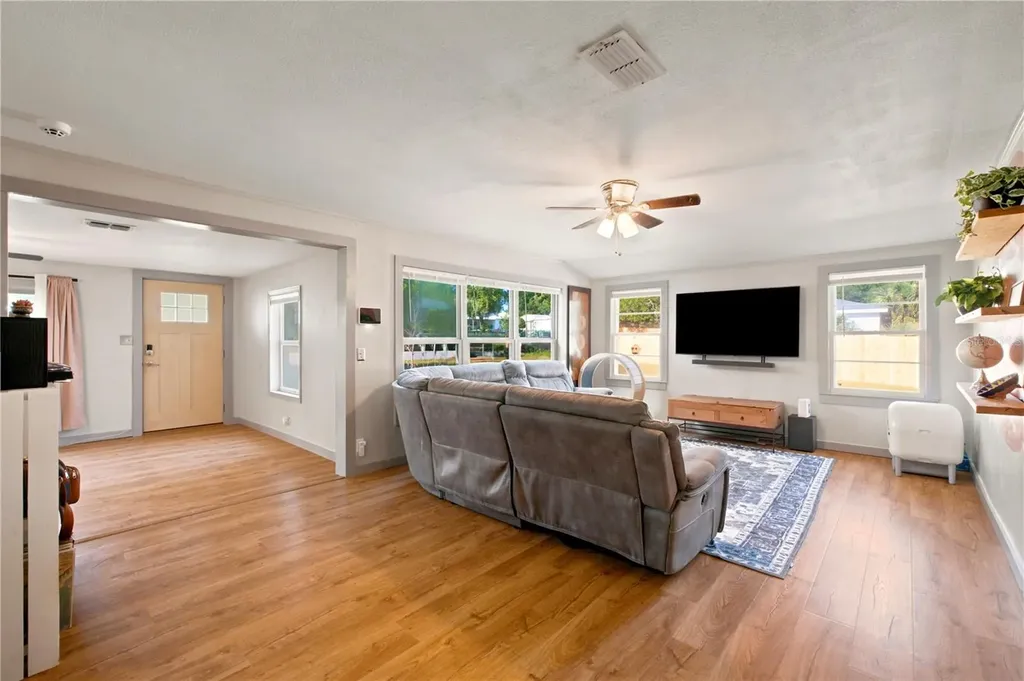 2017 W Belmont Street Pensacola FL 32501