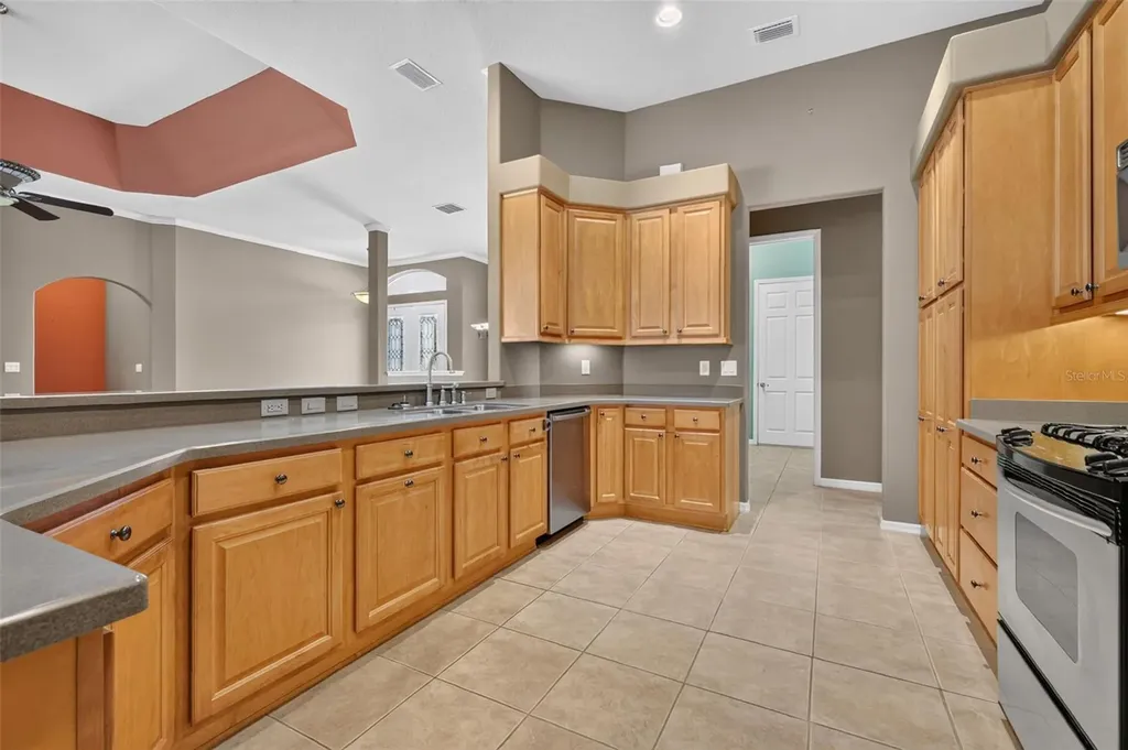 20606 Queen Alexandra Drive Leesburg FL 34748