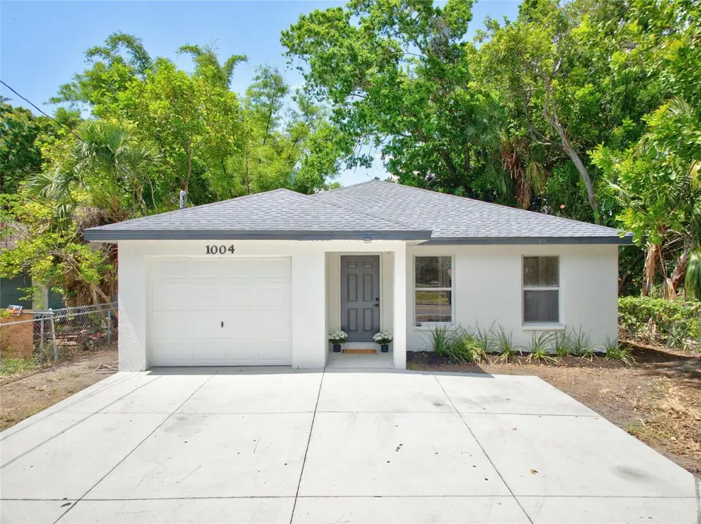 1004 17th Avenue W Bradenton FL 34205
