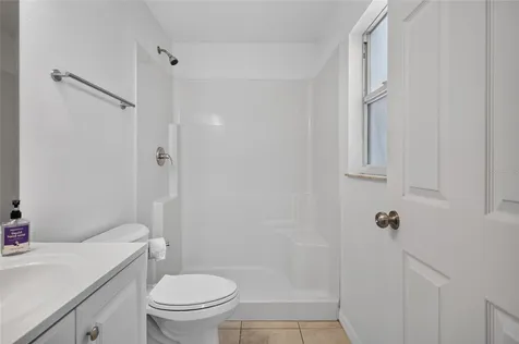1004 17th Avenue W Bradenton FL 34205