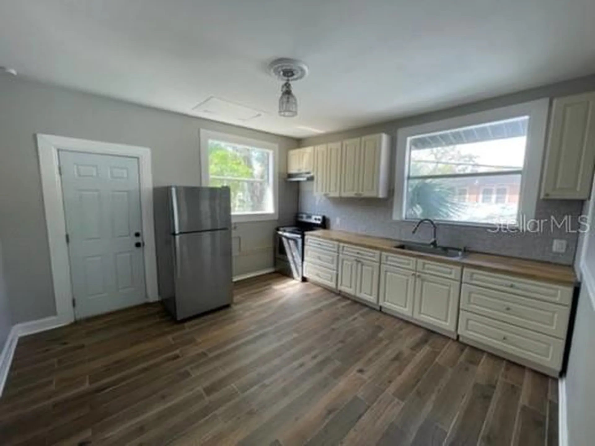 1211 E 17th Avenue Tampa FL 33605