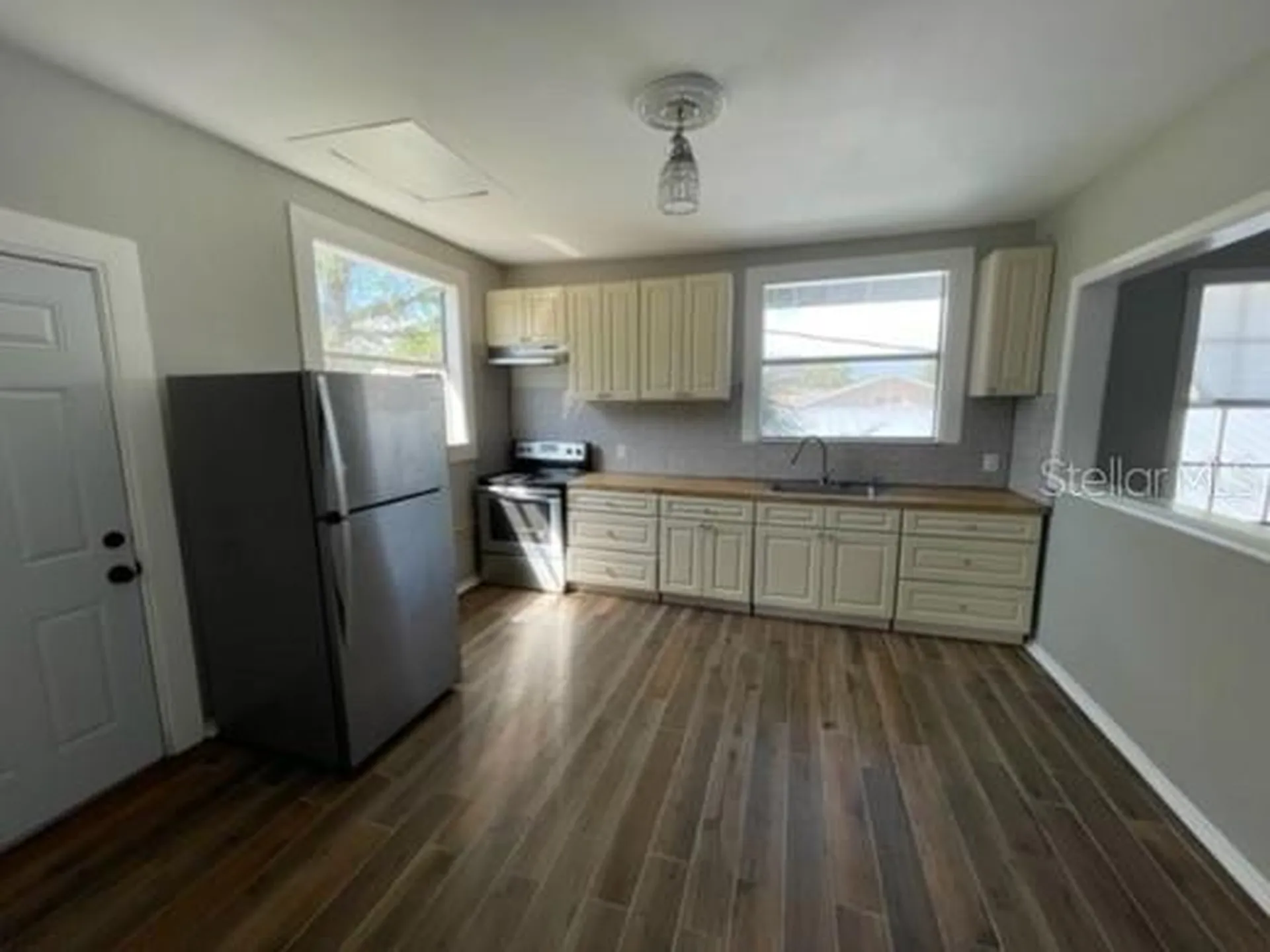 1211 E 17th Avenue Tampa FL 33605