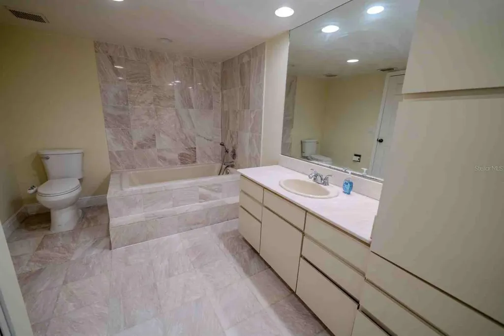 225 Country Club Drive Largo FL 33771