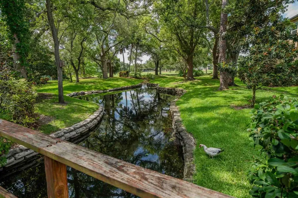 225 Country Club Drive Largo FL 33771