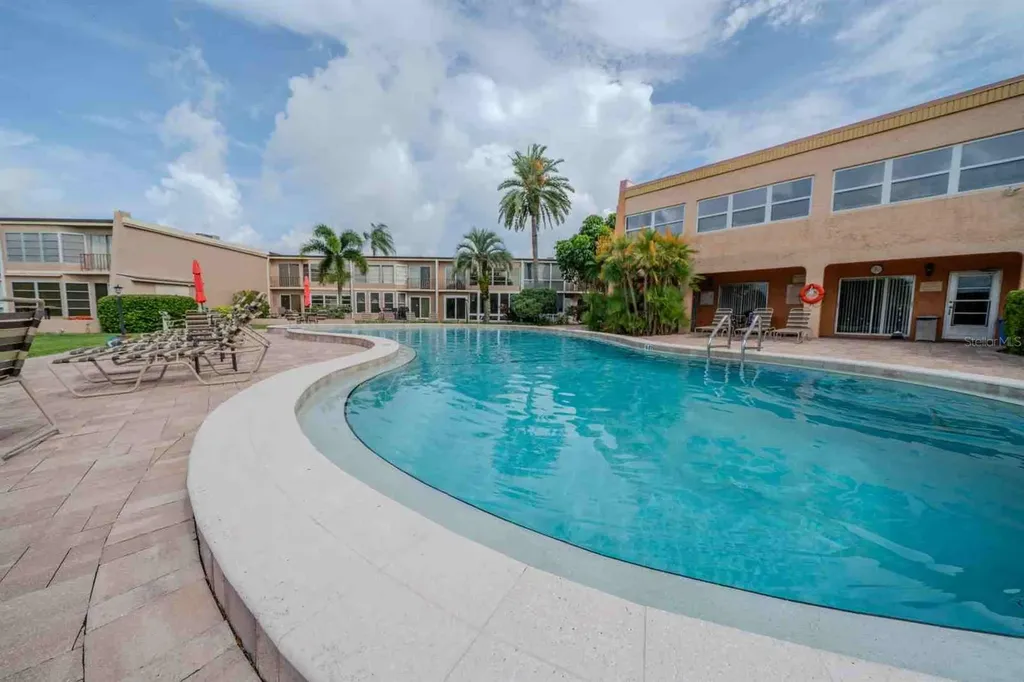 225 Country Club Drive Largo FL 33771