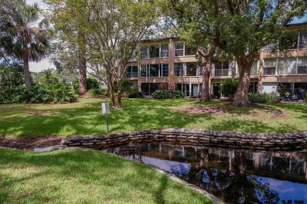 225 Country Club Drive Largo FL 33771