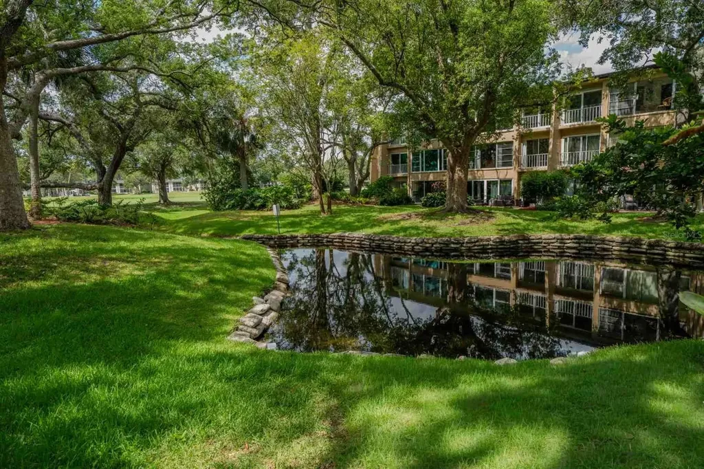 225 Country Club Drive Largo FL 33771