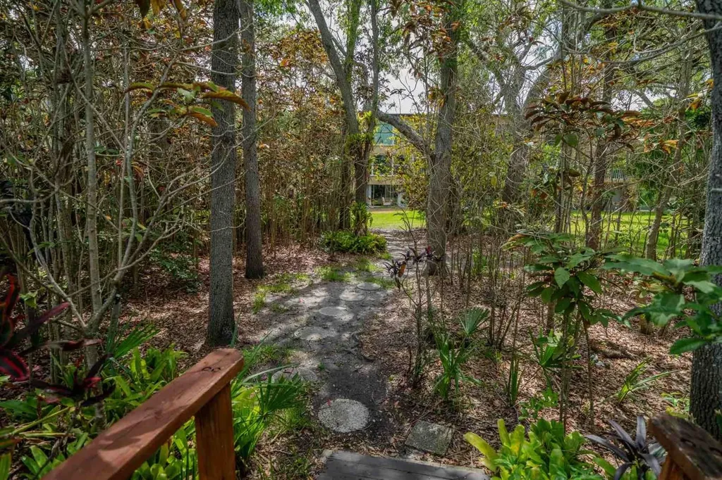 225 Country Club Drive Largo FL 33771