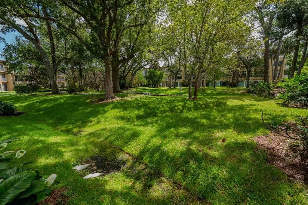 225 Country Club Drive Largo FL 33771