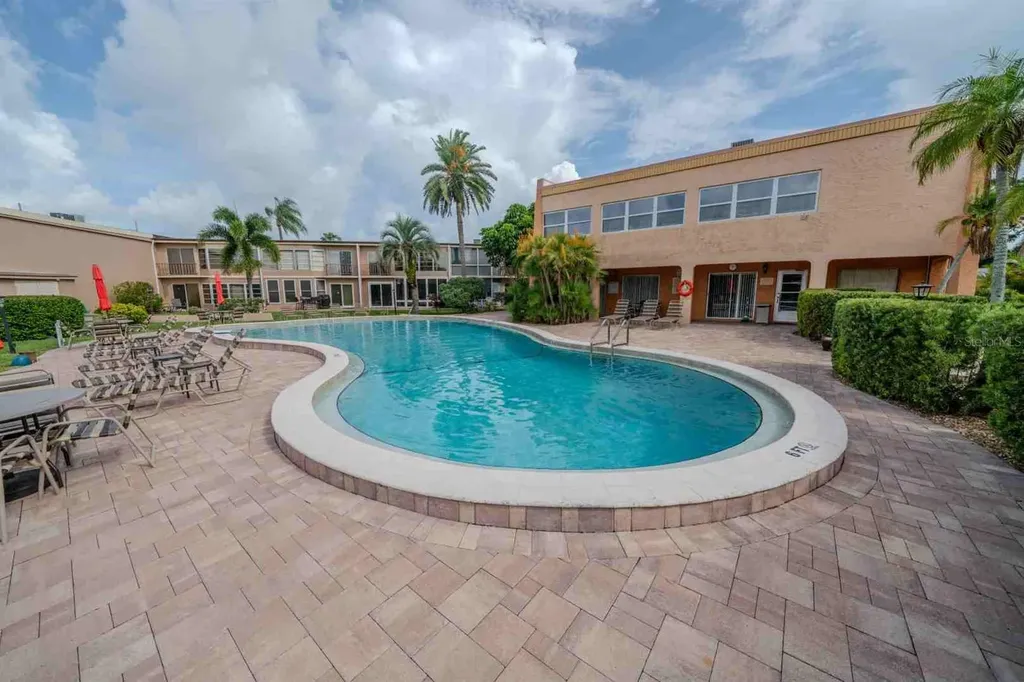 225 Country Club Drive Largo FL 33771
