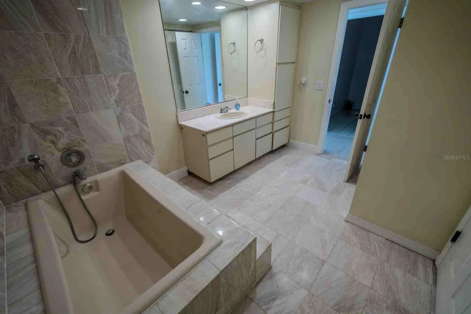 225 Country Club Drive Largo FL 33771