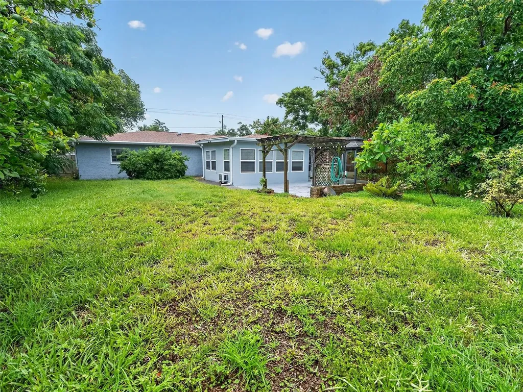 8516 Twin Lake Boulevard Tampa FL 33614