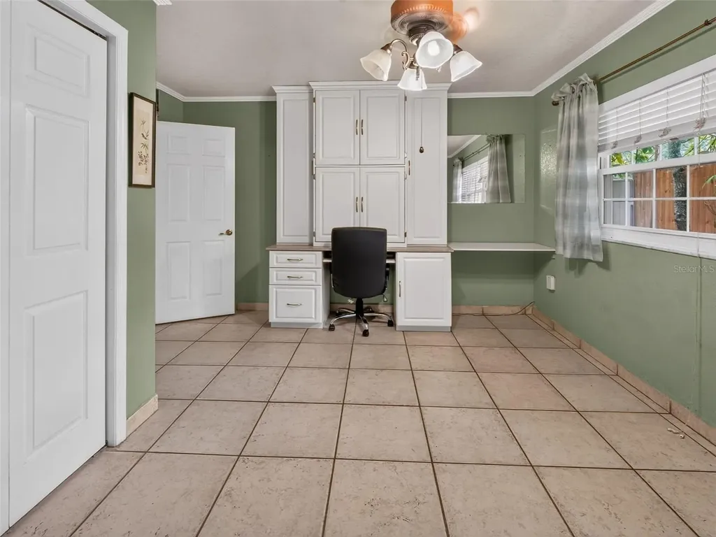 8516 Twin Lake Boulevard Tampa FL 33614