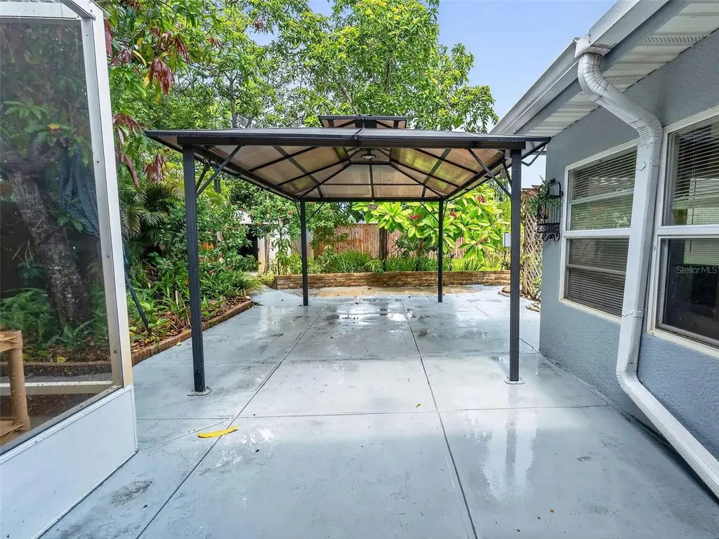 8516 Twin Lake Boulevard Tampa FL 33614