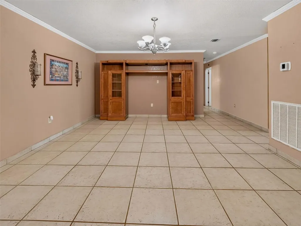 8516 Twin Lake Boulevard Tampa FL 33614