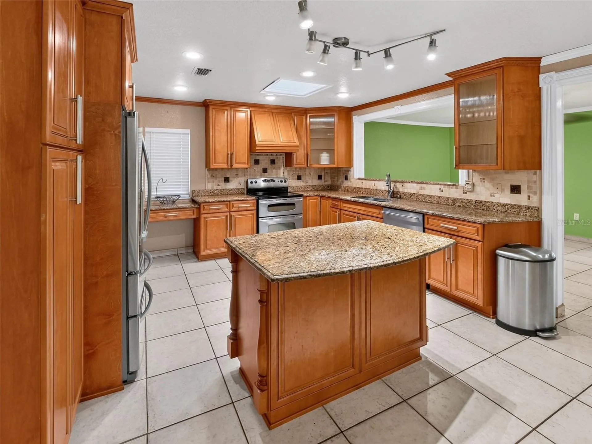 8516 Twin Lake Boulevard Tampa FL 33614