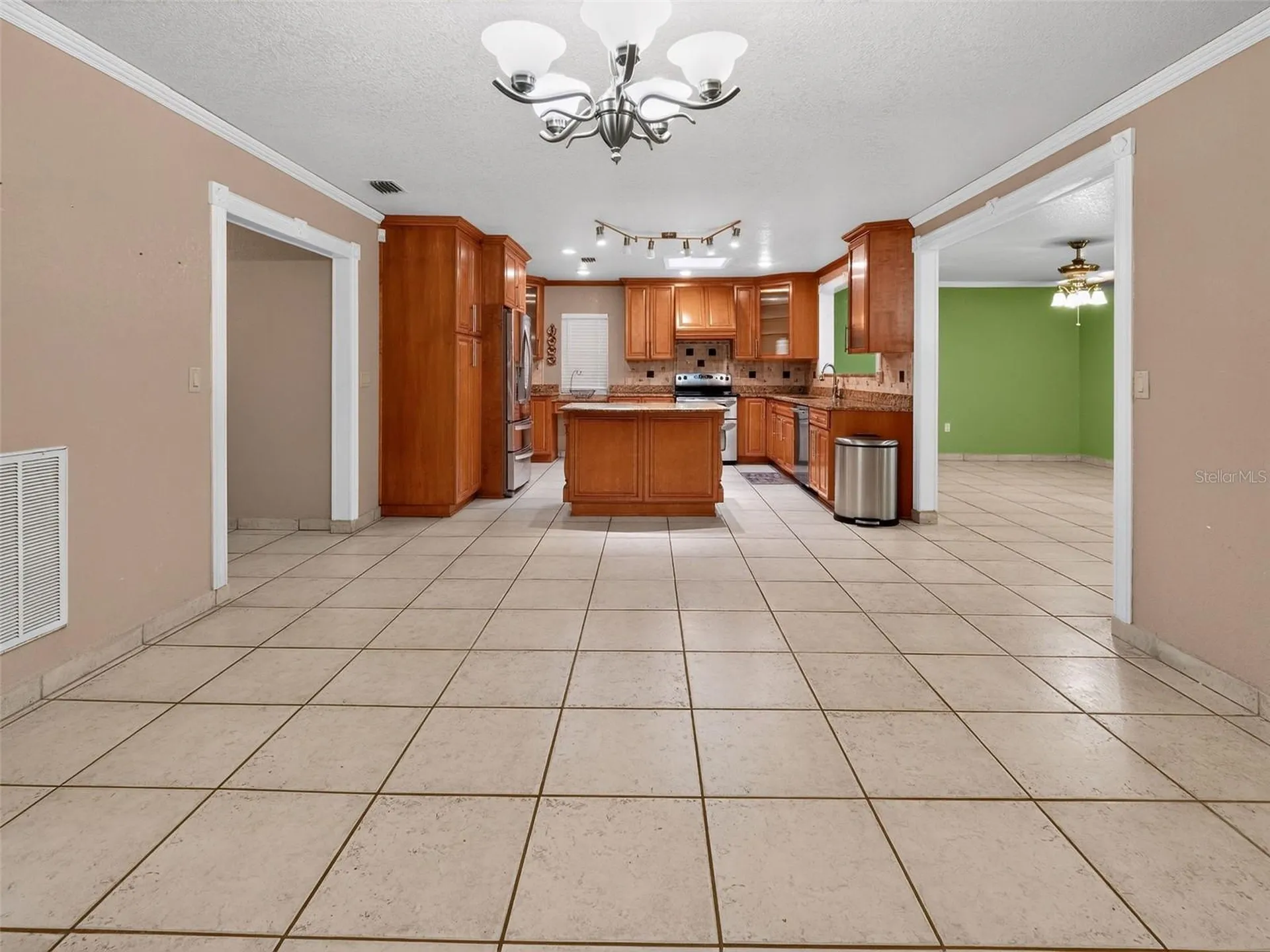 8516 Twin Lake Boulevard Tampa FL 33614
