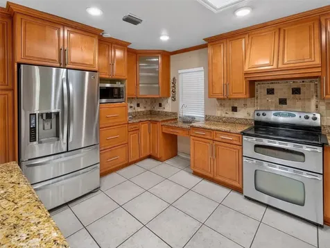 8516 Twin Lake Boulevard Tampa FL 33614