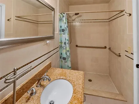 8516 Twin Lake Boulevard Tampa FL 33614