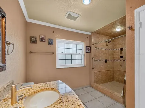 8516 Twin Lake Boulevard Tampa FL 33614