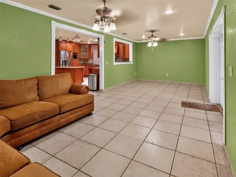 8516 Twin Lake Boulevard Tampa FL 33614