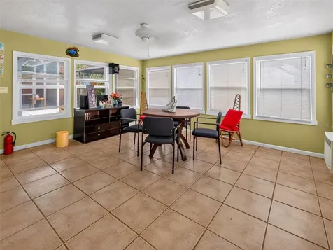 8516 Twin Lake Boulevard Tampa FL 33614