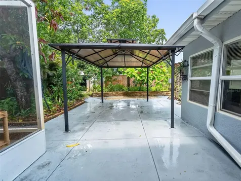 8516 Twin Lake Boulevard Tampa FL 33614