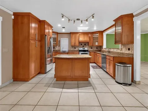 8516 Twin Lake Boulevard Tampa FL 33614