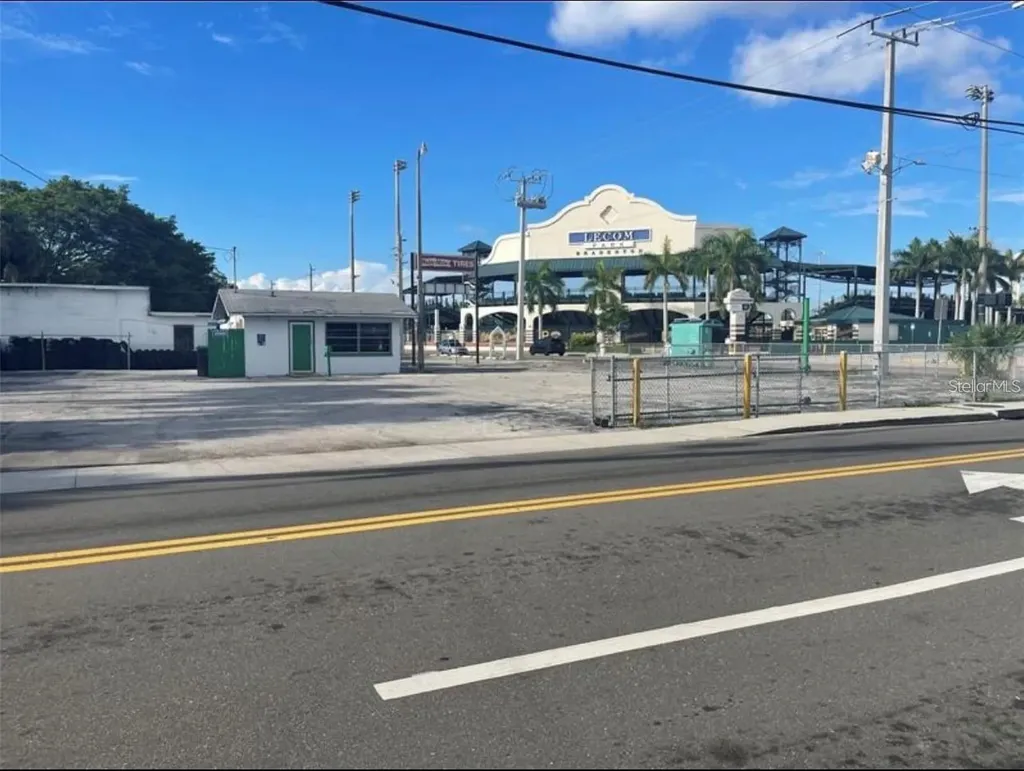 1614 9th Street W Bradenton FL 34205