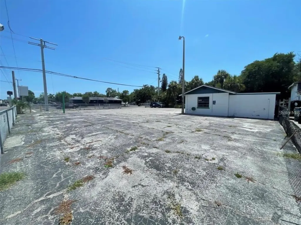 1614 9th Street W Bradenton FL 34205