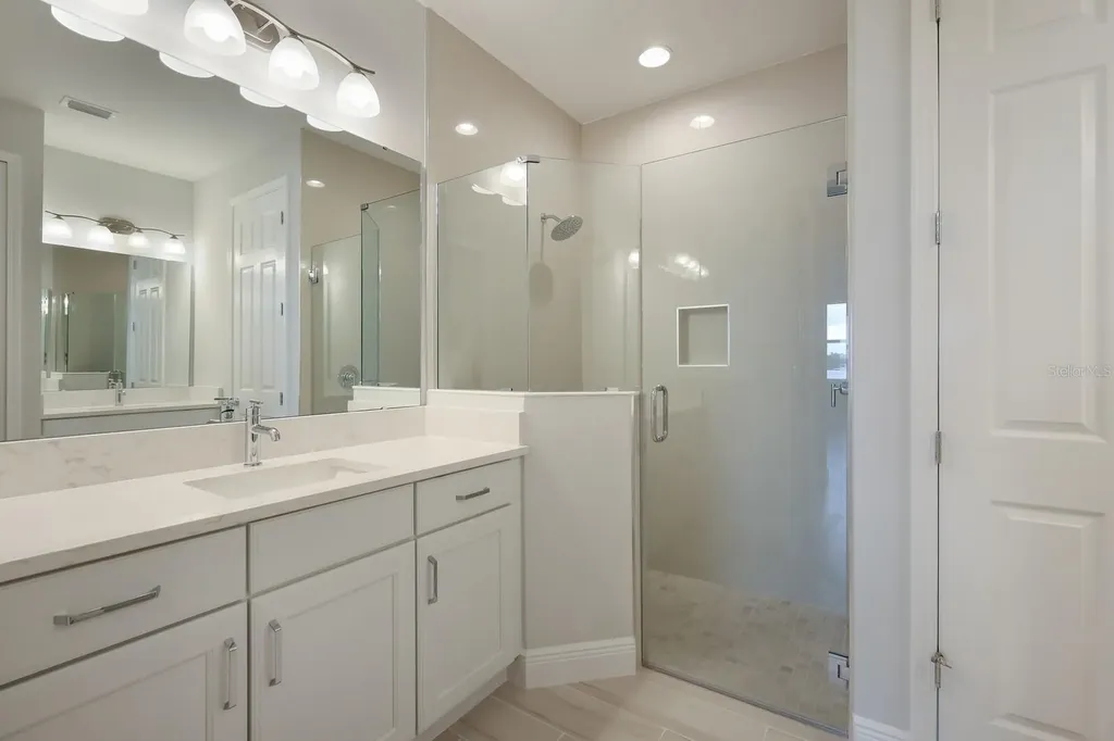 10748 Klee Avenue Bradenton FL 34212