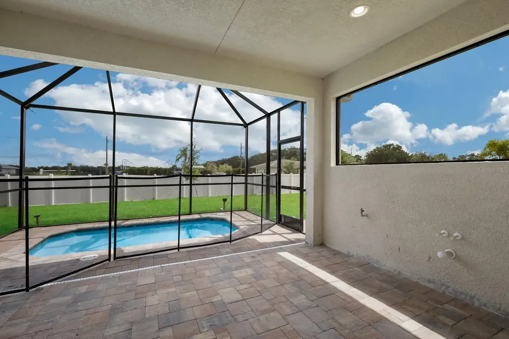 10748 Klee Avenue Bradenton FL 34212