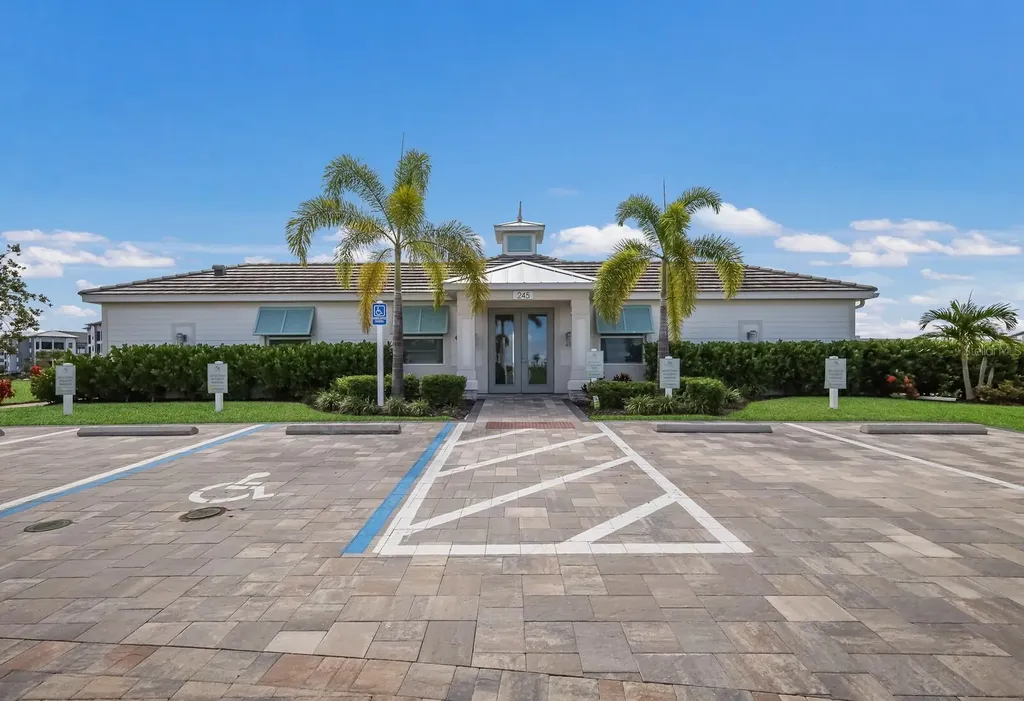 10748 Klee Avenue Bradenton FL 34212