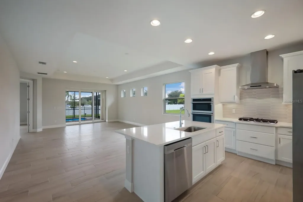 10748 Klee Avenue Bradenton FL 34212