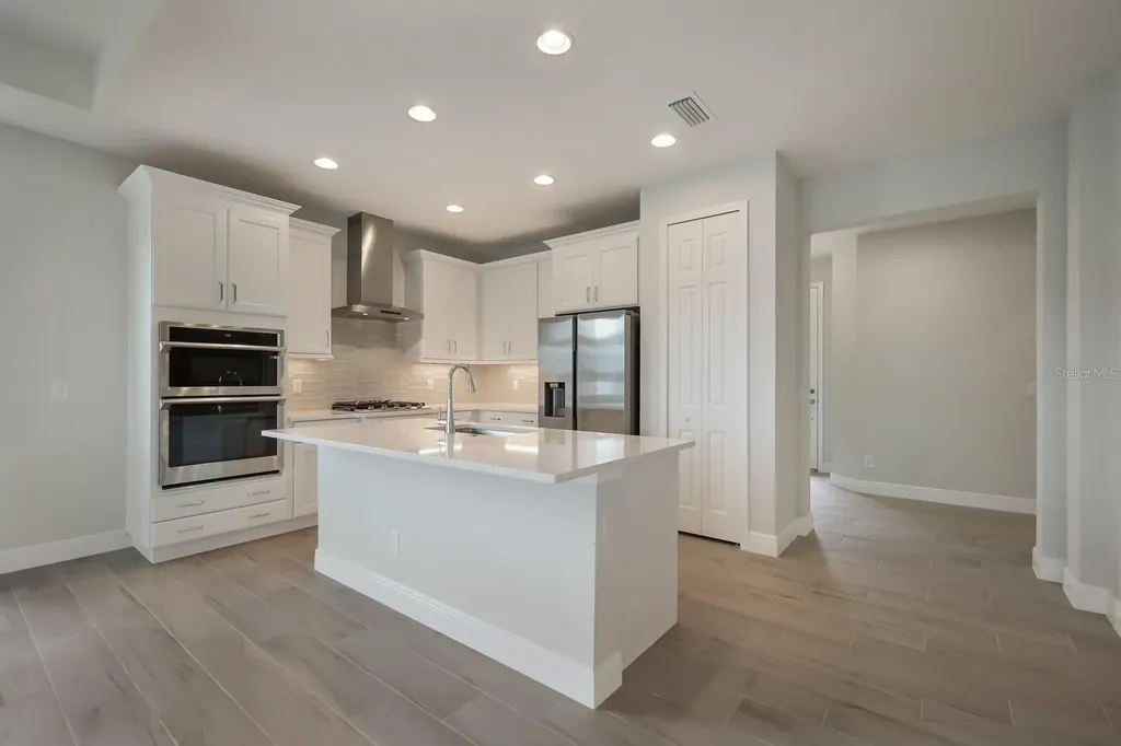 10748 Klee Avenue Bradenton FL 34212