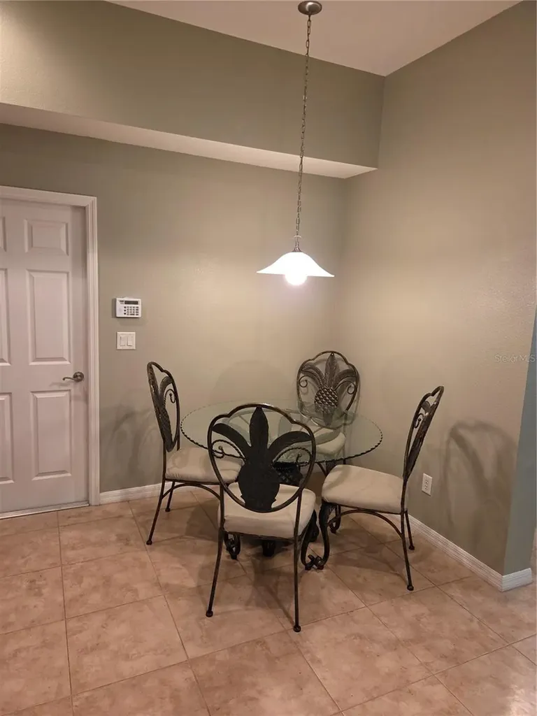 98 S Highland Avenue Tarpon Springs FL 34689