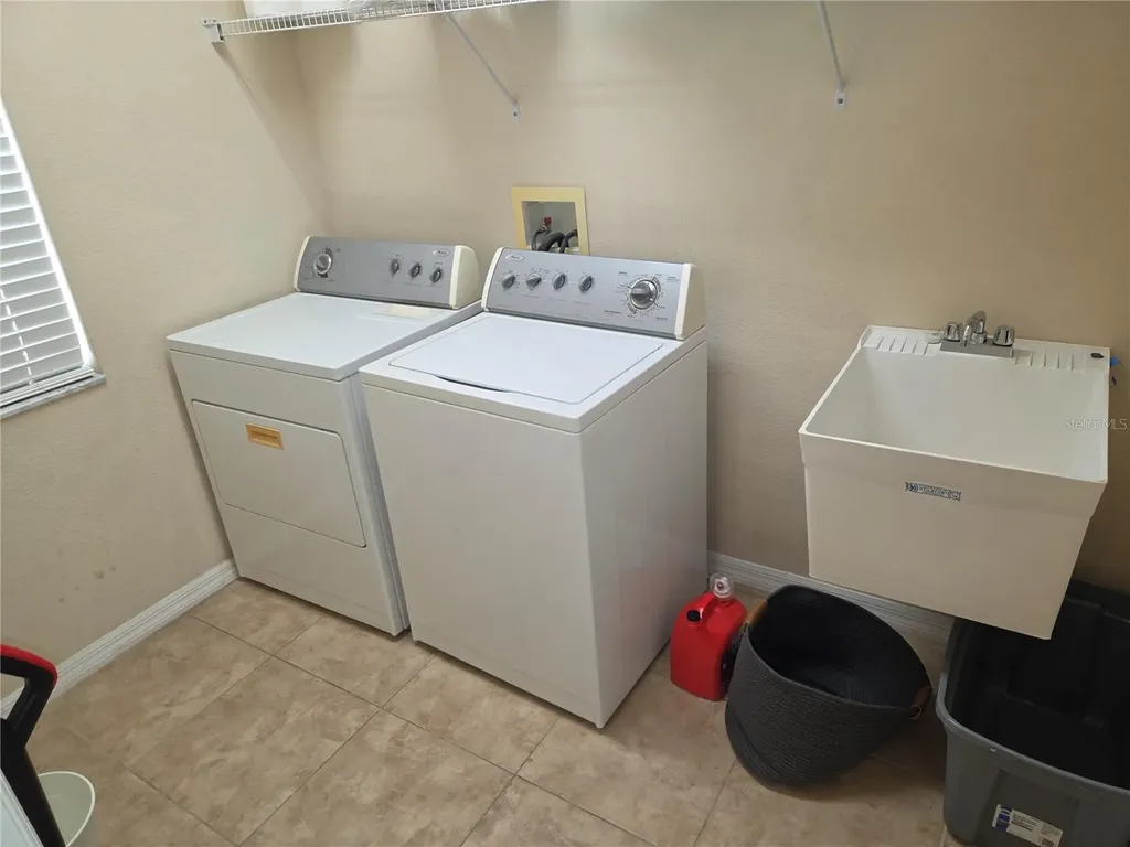 98 S Highland Avenue Tarpon Springs FL 34689