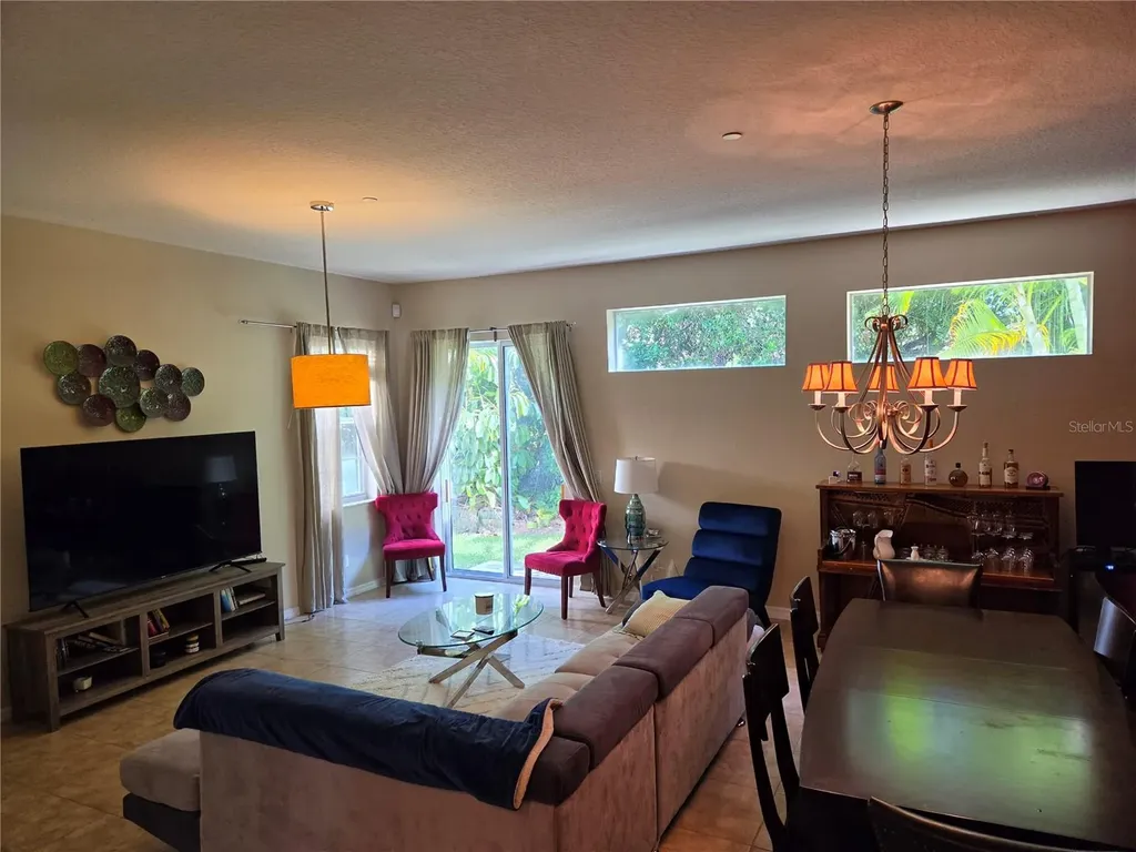 98 S Highland Avenue Tarpon Springs FL 34689