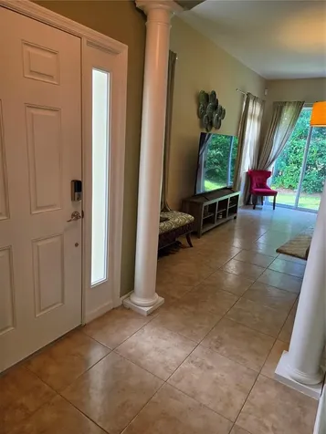 98 S Highland Avenue Tarpon Springs FL 34689