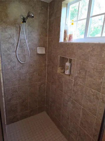 98 S Highland Avenue Tarpon Springs FL 34689